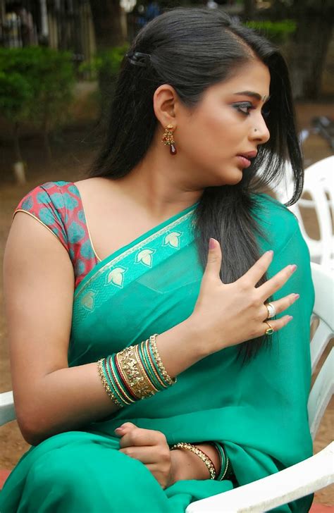 hot bhabi photo|IndianSocial .